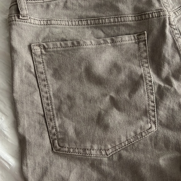 High Rise Shorts - Picture 6 of 6